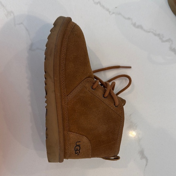 Kids UGG Chestnut Suede Lace-Up Boots - Picture 1 of 4